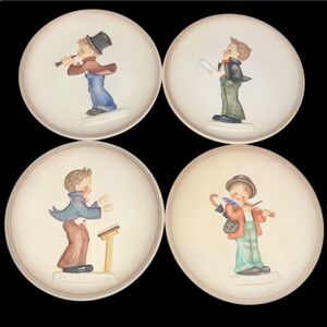 Set of 4 Hummel little music makers. 1984-87 mini collectors plates w/gift box